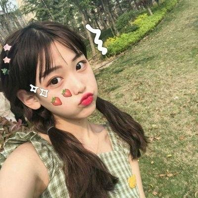 女孩向前冲